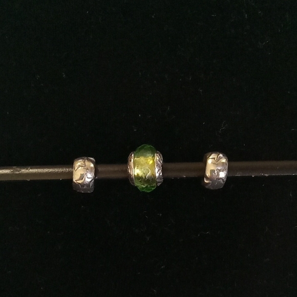 Cute Brighton Beads.  Side Beads Have Star Design And Center Bead Is Light Green - Picture 1 of 1